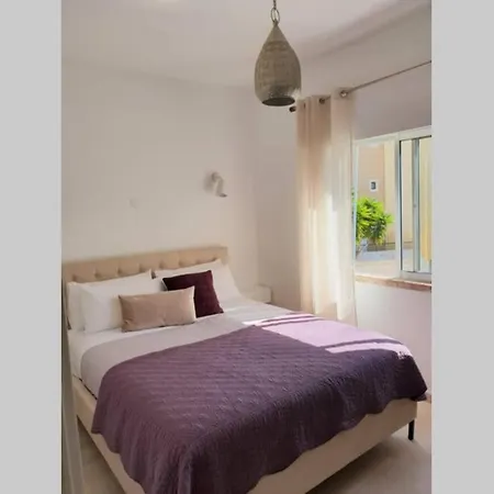 Apartment Stunning Newly Refurbished flat in Cascais Cascais