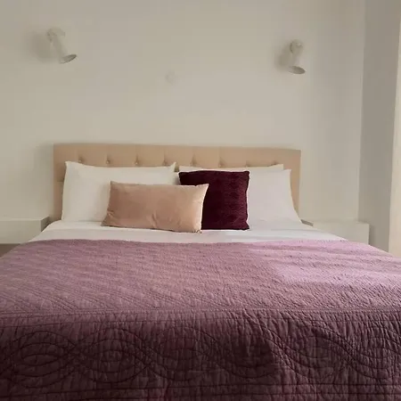 Apartment Stunning Newly Refurbished flat in Cascais Cascais